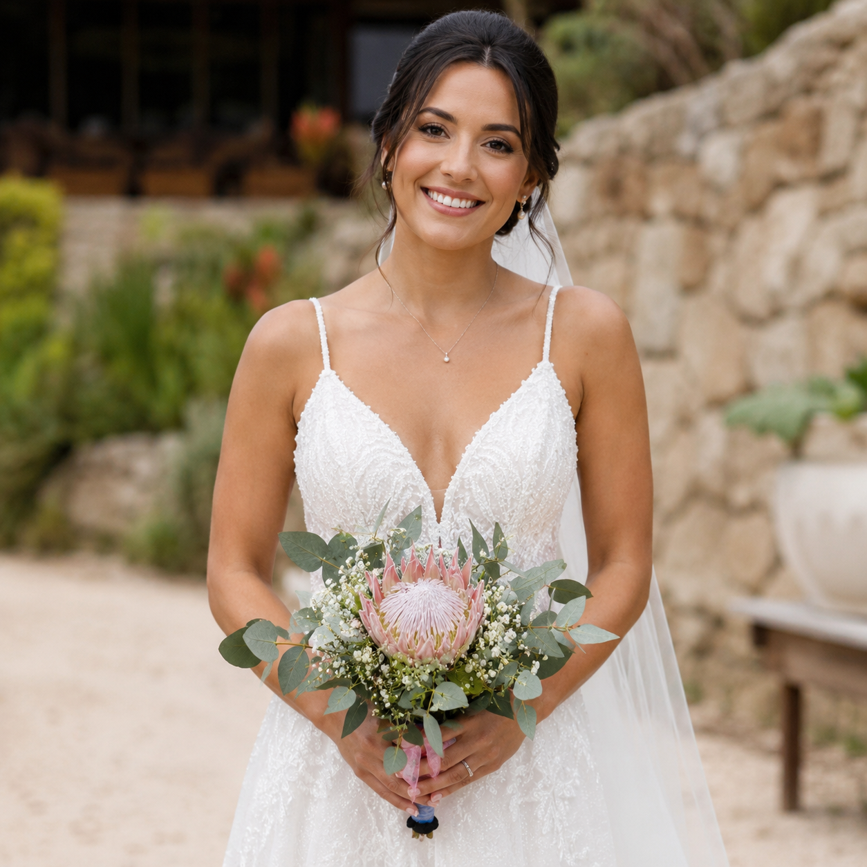 BB004_BridalBouquet_ProteaKingPinkWhiteGrey